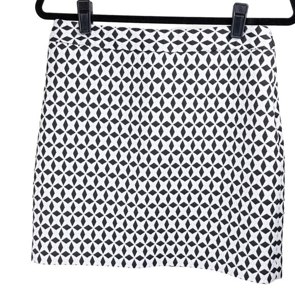 Banana Republic Black White Geometric Jacquard Mini Skirt 6 - Picture 2 of 4